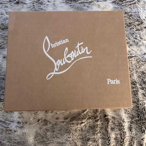 Black Louboutin heels sz38 never worn